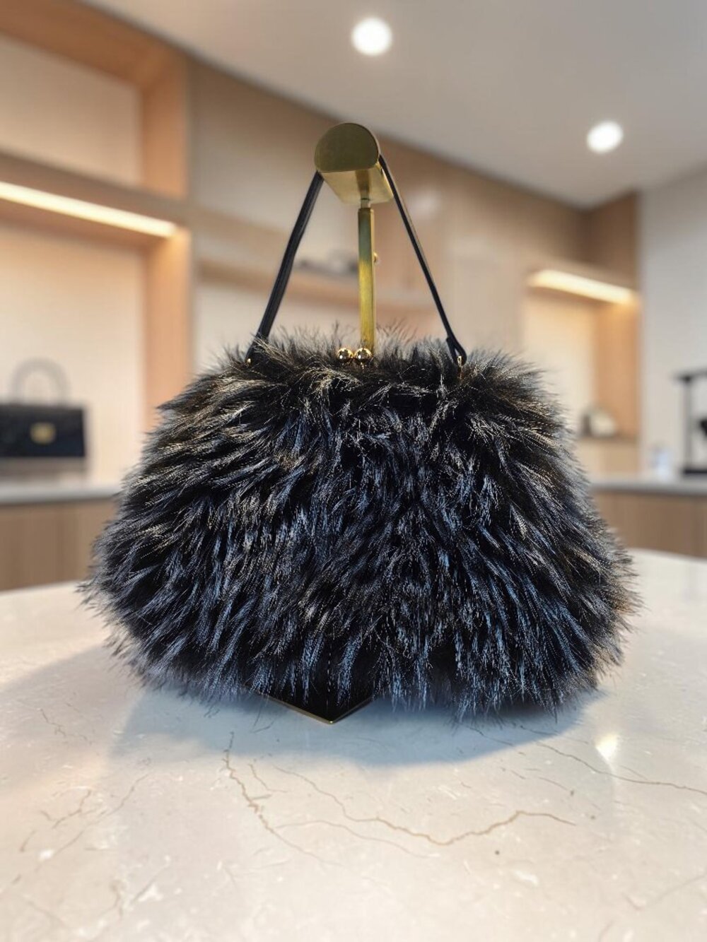 Roe Zoe Faux Fur Plush Handbag Crossbody Kiss Lock Black and Gray NWT